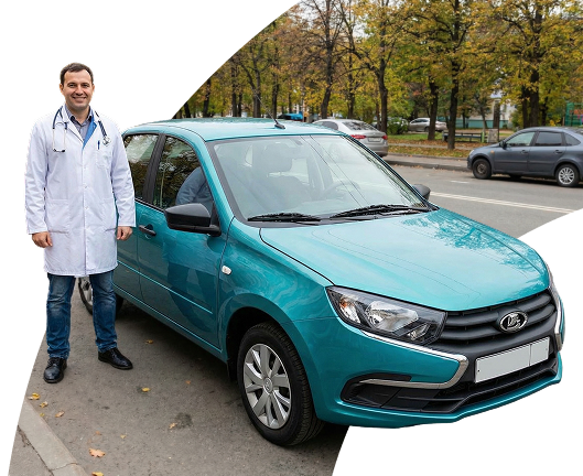 Врач возле машины